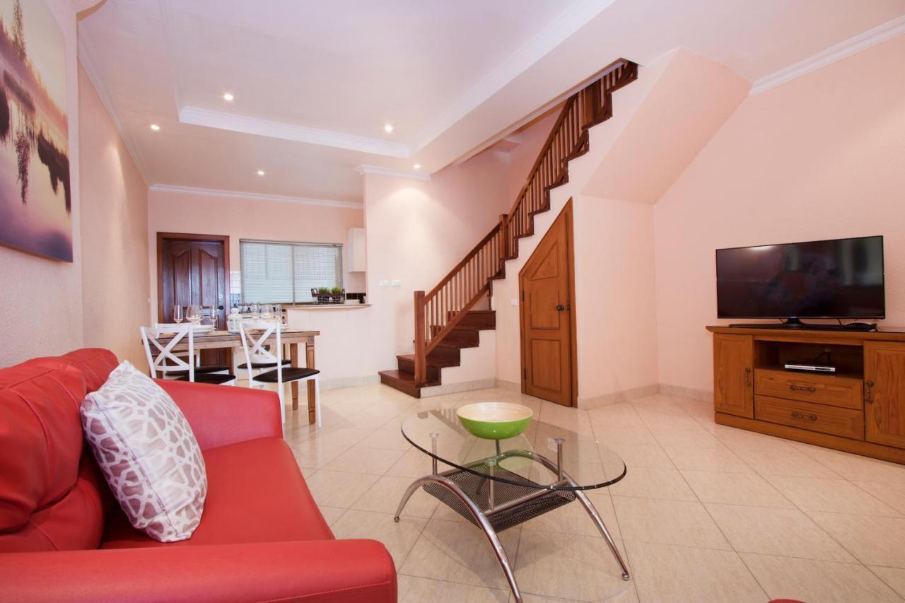 Corrib Village South Beach Pattaya ภายนอก รูปภาพ