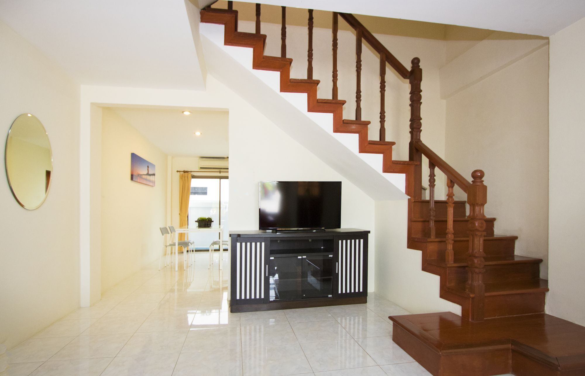 Corrib Village South Beach Pattaya ภายนอก รูปภาพ
