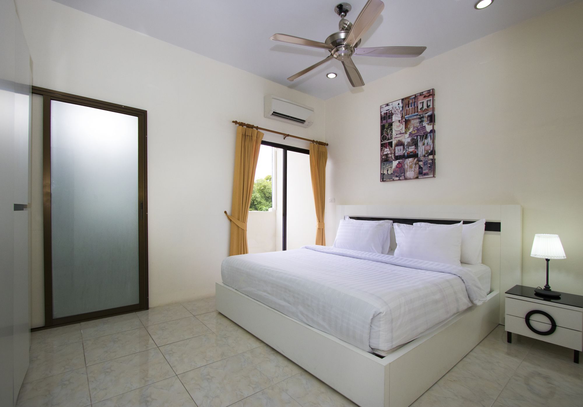 Corrib Village South Beach Pattaya ภายนอก รูปภาพ