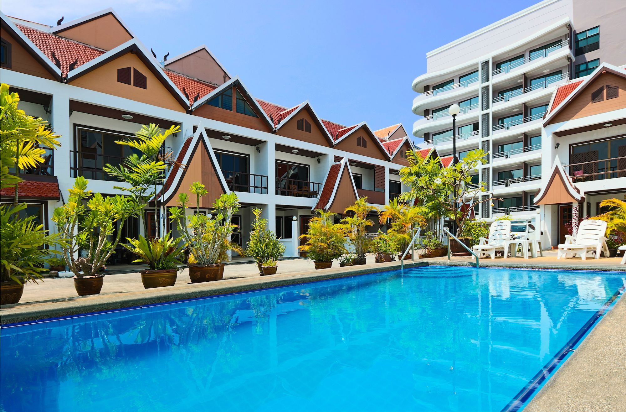 Corrib Village South Beach Pattaya ภายนอก รูปภาพ